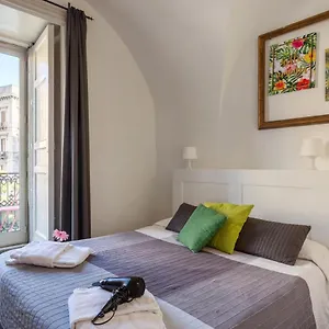 Da Gianni E Lucia With Bathroom In The Center ** Catania